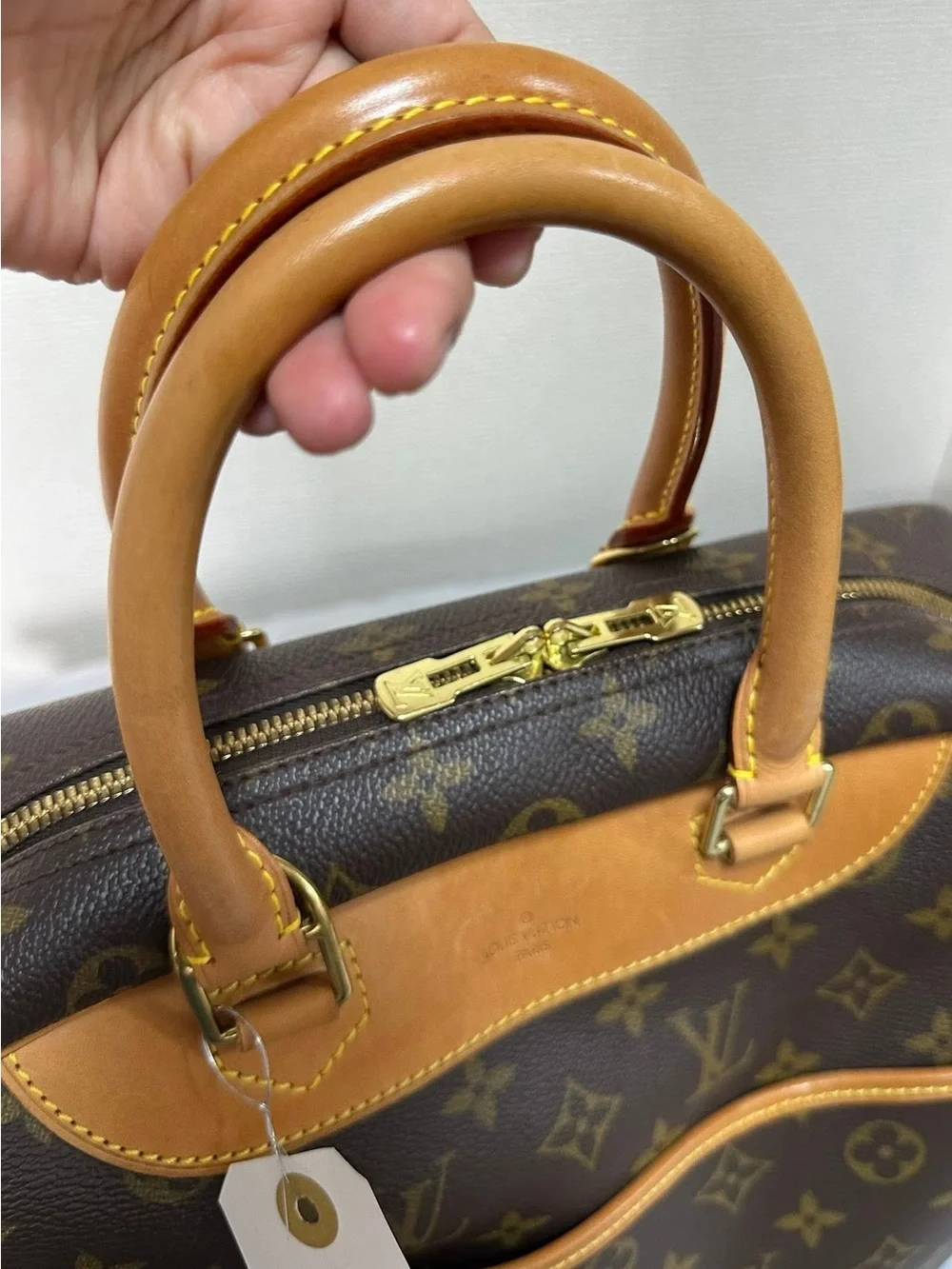 Louis Vuitton Deauville Handbag Monogram Canvas  travel bag